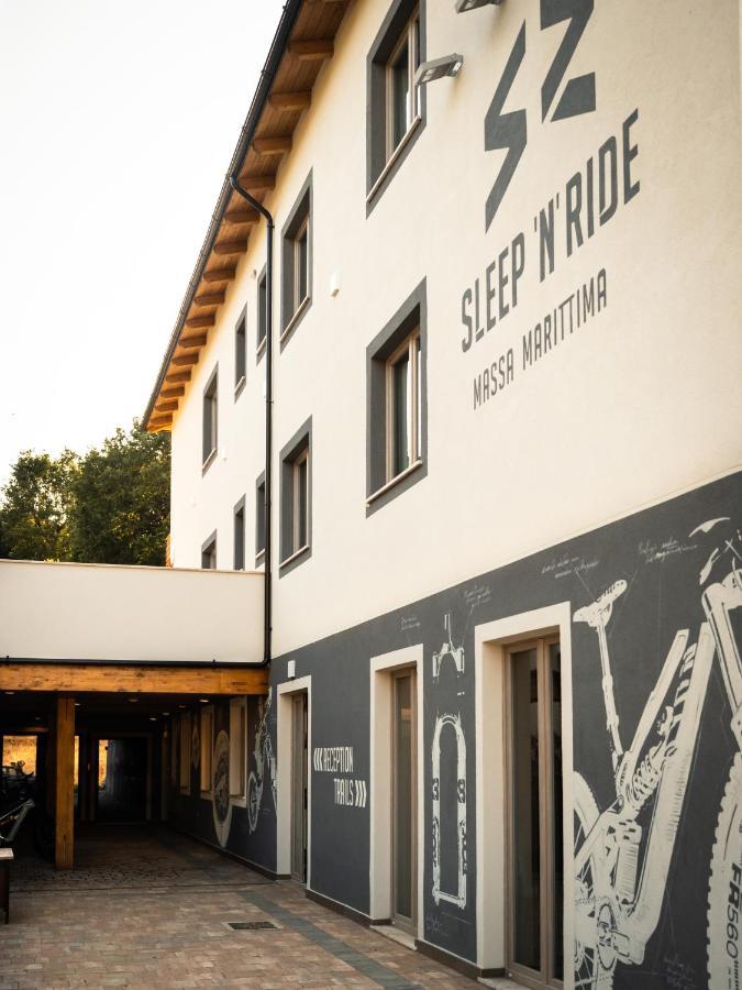 Sleep 'N' Ride Massa Marittima Exterior foto