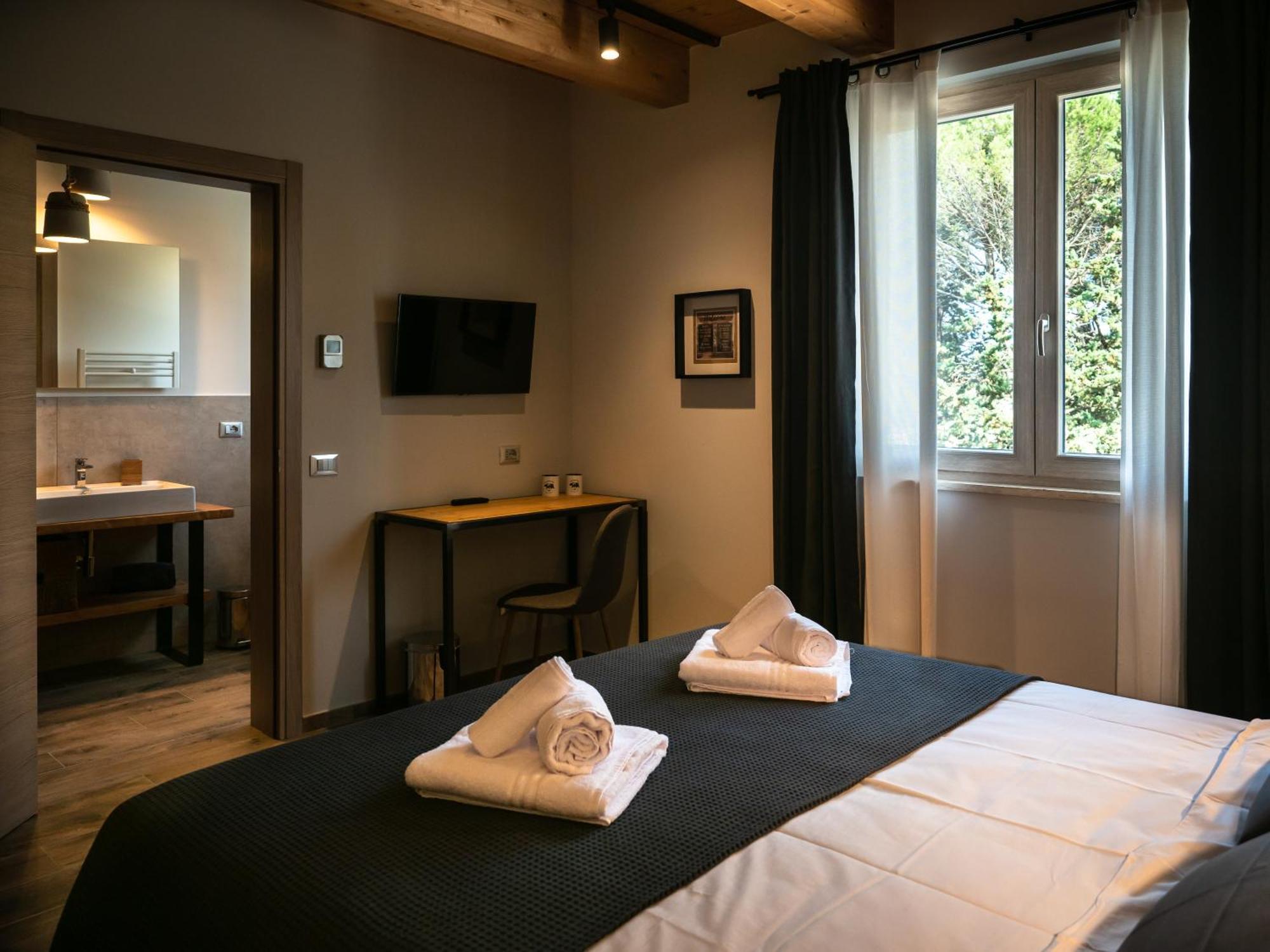 Sleep 'N' Ride Massa Marittima Exterior foto